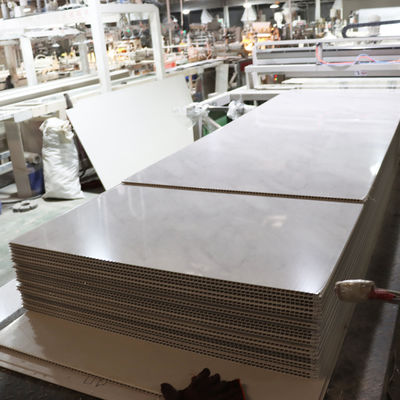 মার্বেল ইকো-বন্ধুত্বপূর্ণ প্লাস্টিকের বাথরুম প্যানেল অভ্যন্তরীণ দেয়াল জন্য ভিলা অ্যাপার্টমেন্ট জলরোধী বাথরুম