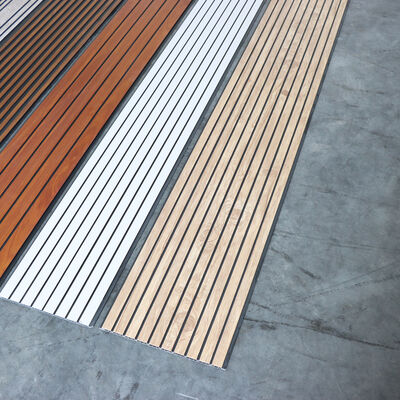 আধুনিক অভ্যন্তরীণ সিলিং প্রাচীর সজ্জার জন্য আর্দ্রতা-প্রতিরোধী সহজে ইনস্টল করা পিভিসি ফ্লুটেড সিলিং ওয়াল প্যানেল