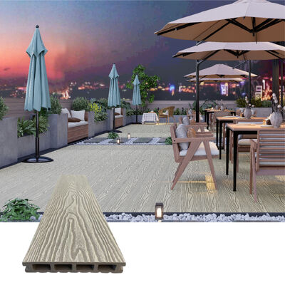 টেকসই আউটডোর ডব্লিউপিসি ডেকিং।