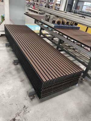 সেরা বিক্রিত ফায়ারপ্রুফ ডব্লিউপিসি উড কম্পোজিট ২১৯x২৬ আউটডোর ওয়াল প্যানেল ক্ল্যাডিং কো এক্সট্রুশন স্টাইল