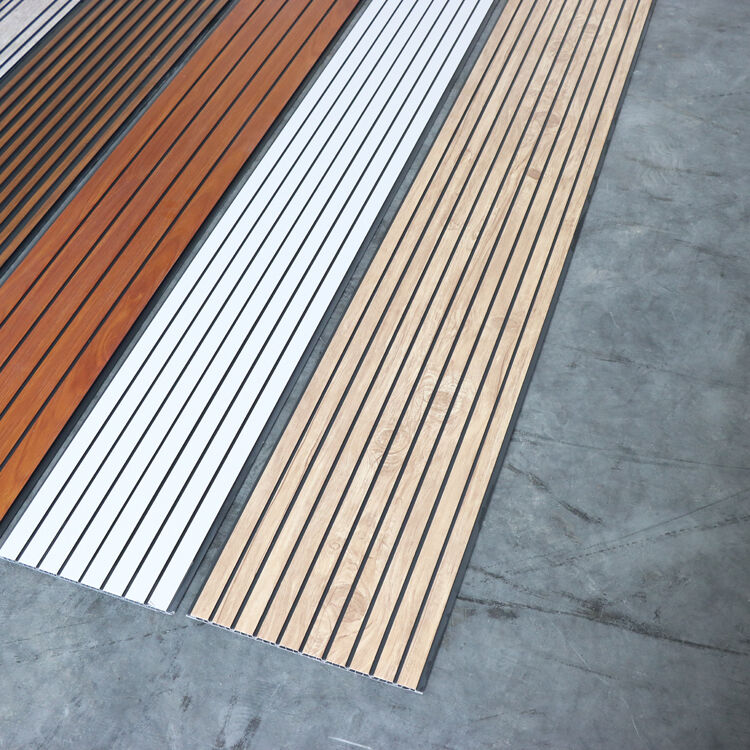 আধুনিক অভ্যন্তরীণ সিলিং প্রাচীর সজ্জার জন্য আর্দ্রতা-প্রতিরোধী সহজে ইনস্টল করা পিভিসি ফ্লুটেড সিলিং ওয়াল প্যানেল