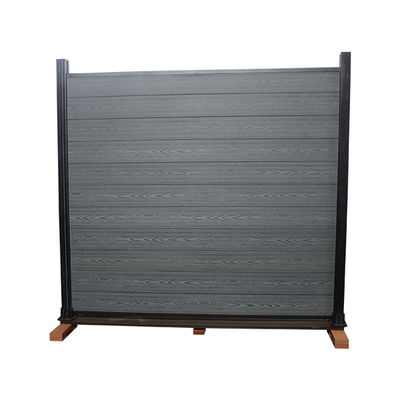 1.8m X 1.8m Wpc বেড়া প্যানেল এমবসড কো - এক্সট্রুশন আউটডোর হোম বোর্ড