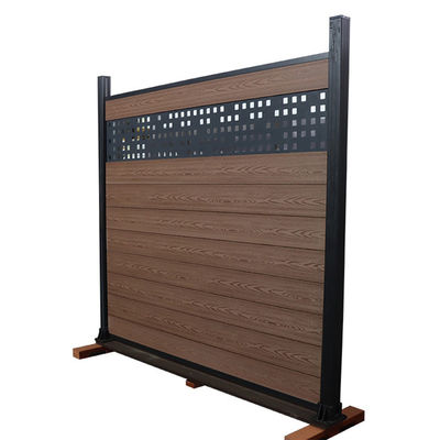 1.8m X 1.8m Wpc বেড়া প্যানেল এমবসড কো - এক্সট্রুশন আউটডোর হোম বোর্ড